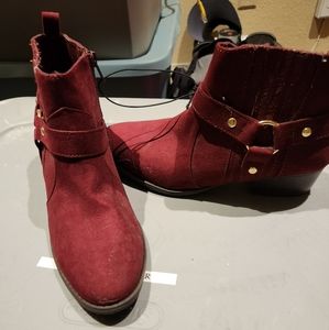 Women's boots burgundy